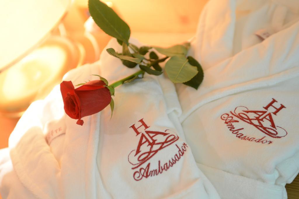 Hotel Ambassador Levico Terme Exterior foto