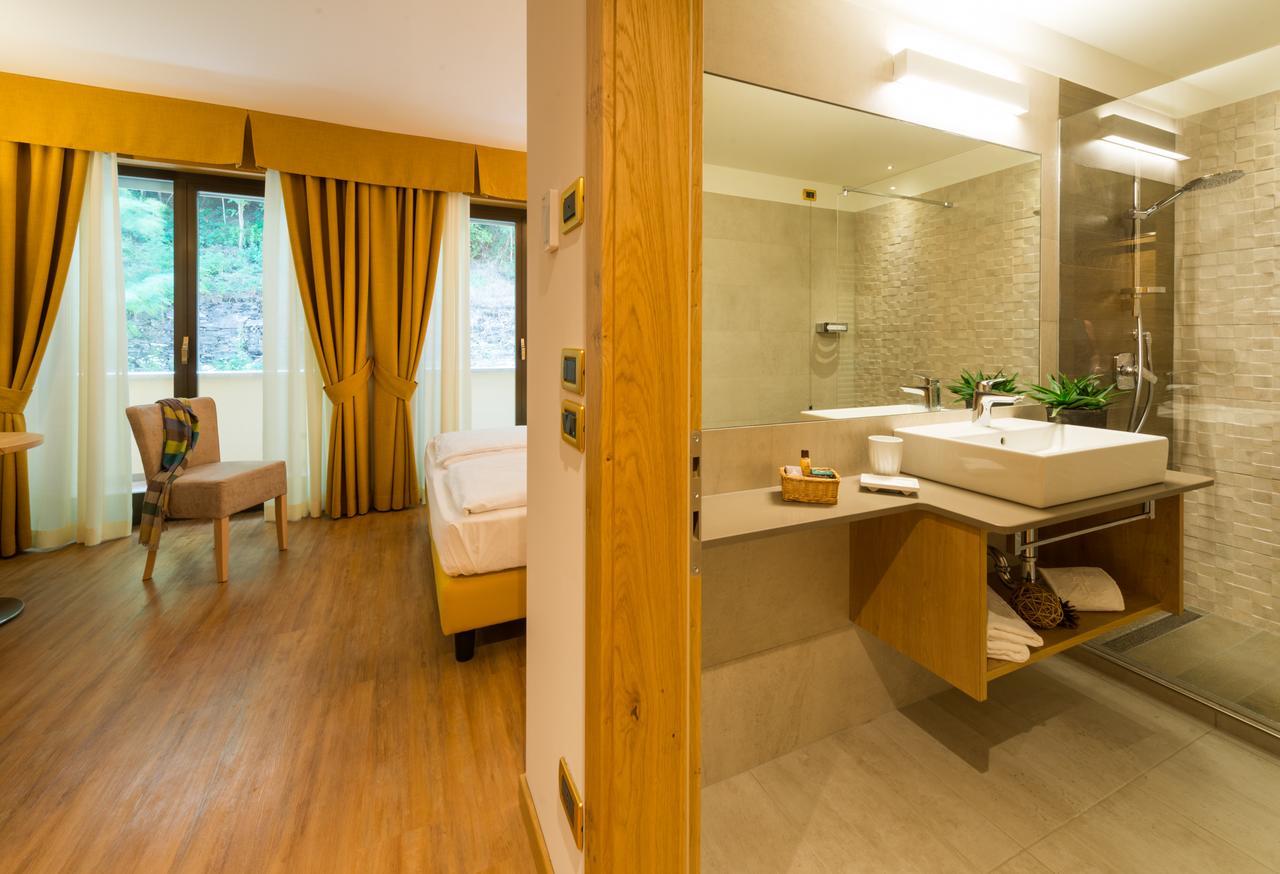 Hotel Ambassador Levico Terme Exterior foto